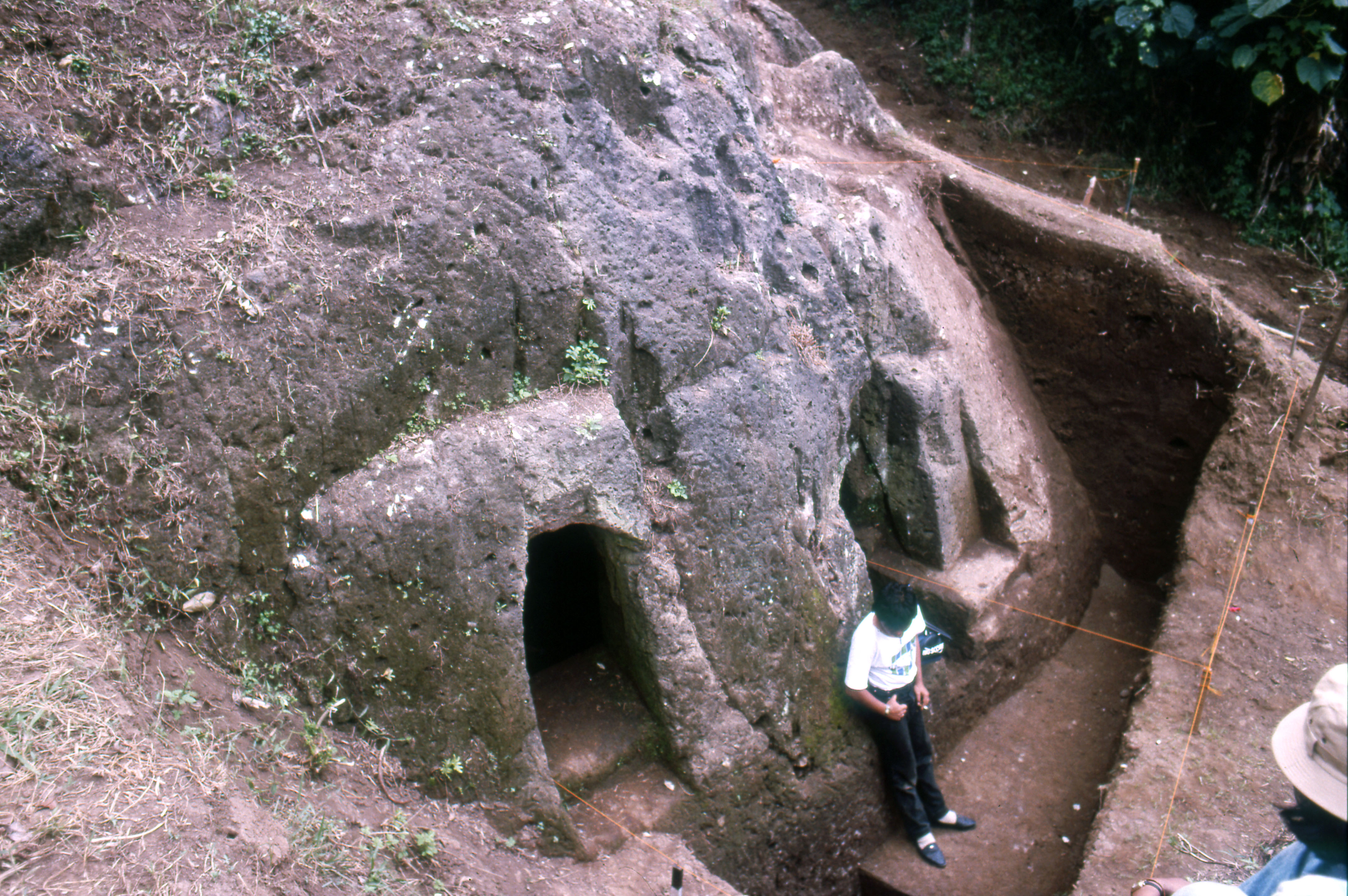 Photo 2 P 6 Banten Girang meditation cave dig.jpg
